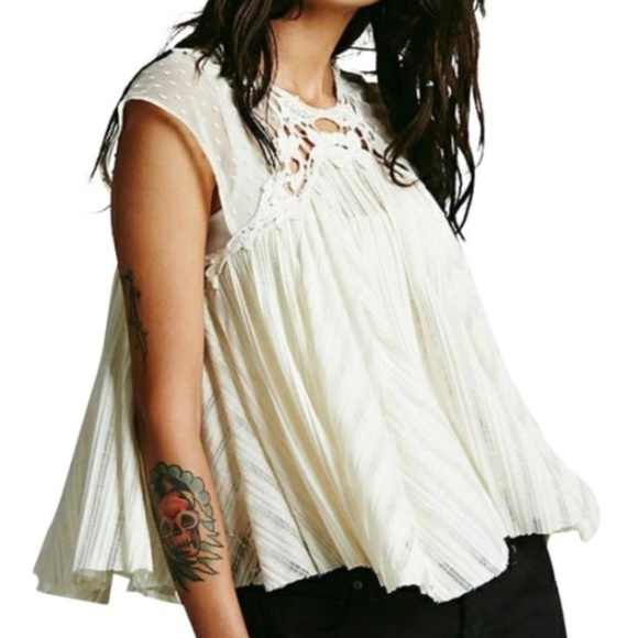 FREE PEOPLE Tops - NWOT FREE PEOPLE LACE SWING TOP BLOUSE M